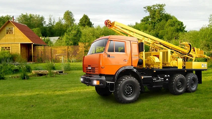 Бурение скважин буровой установкой